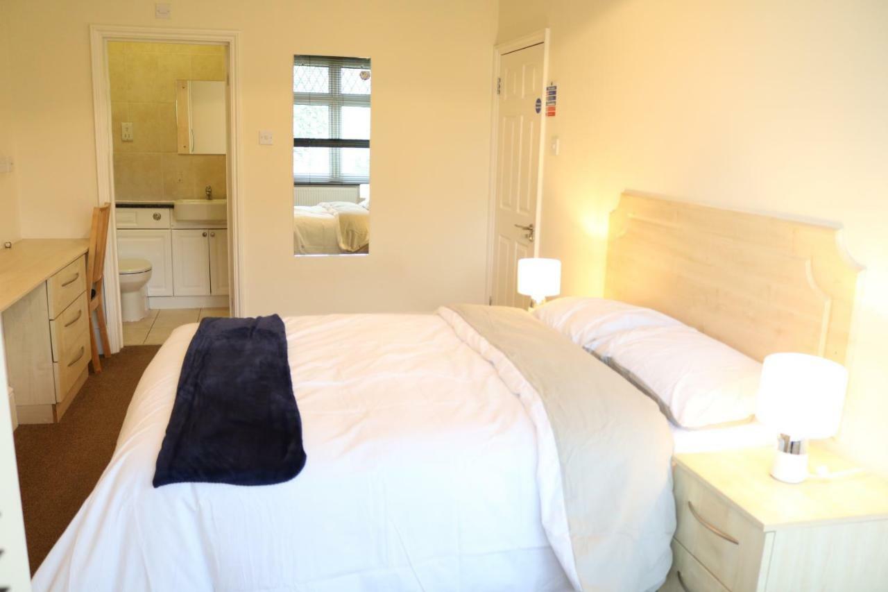 Right Stay Guildford Esterno foto